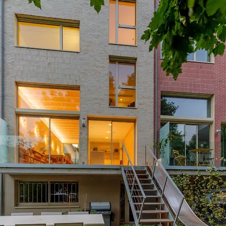Maison D'Architecte : Jardin, Seine & Canoe Issy-les-Moulineaux
